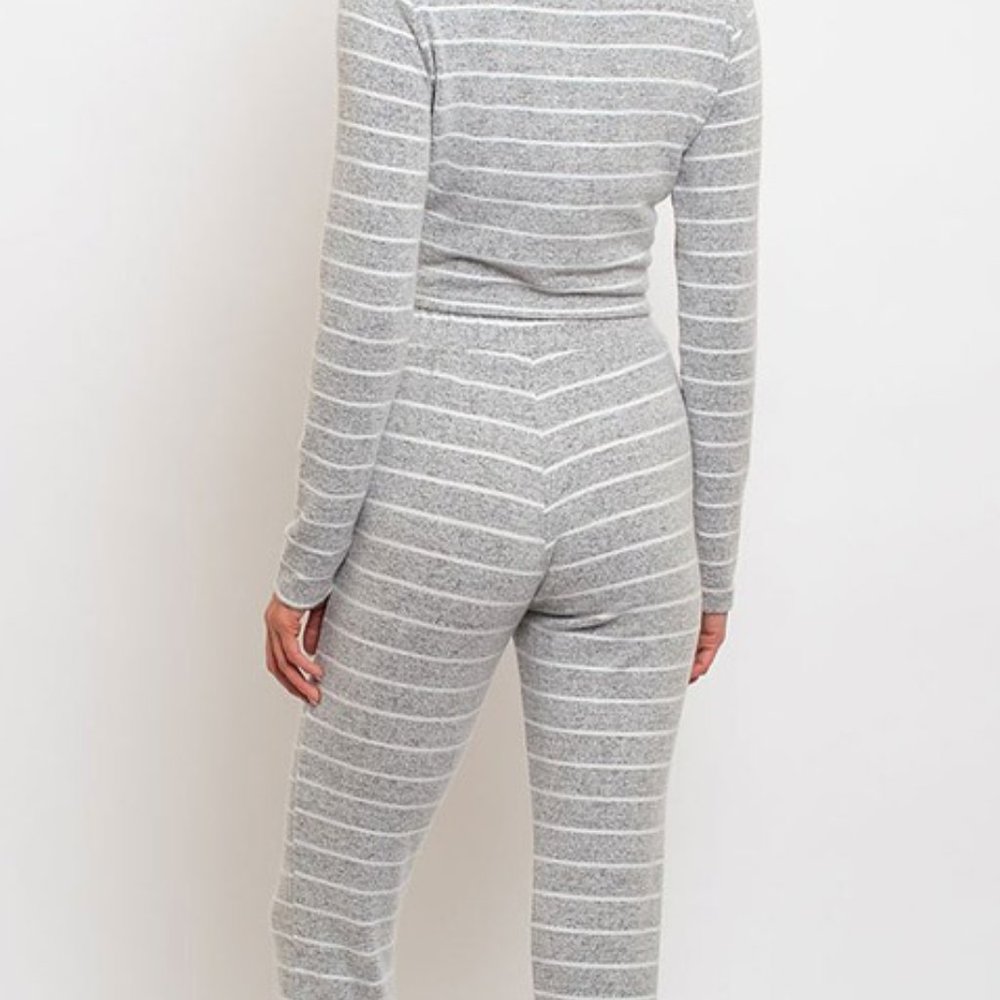 GRAY STRIPED LOUNGE SET - Picture 4 of 4